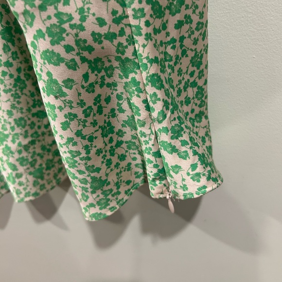 ASTR Women's Green Floral Top - Picture 3 of 4